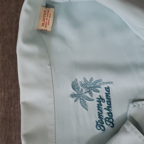 Tommy Bahama 100%silk button down shirt - Picture 3 of 9